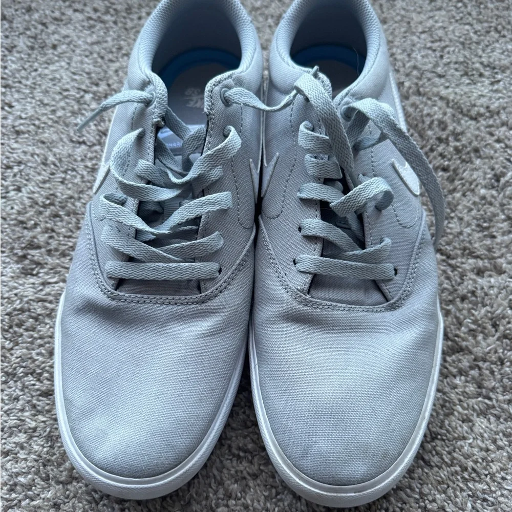 Nike SB Charge Men's Canvas Skate Shoes - Picture 2 of 5